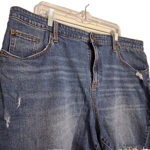 Universal Thread Boyfriend Shorts Women Size 22W Denim jean Cotton Spandex‎